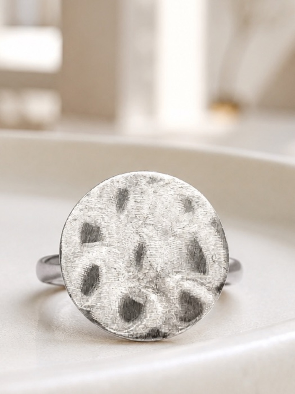 Size 7.5 Hammered round circle 925 sterling Silver Statement Ring